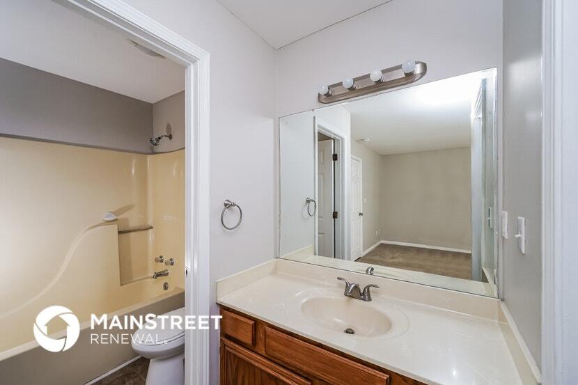 Building Photo - 10501 Bay Pointe Ct