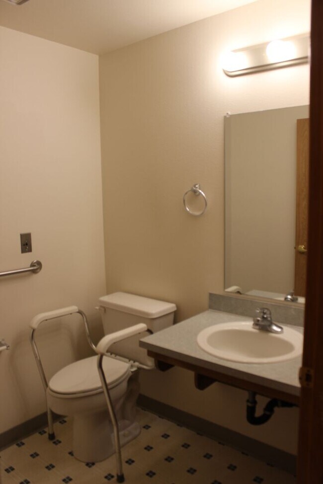Building Photo - Adult Foster Care Home