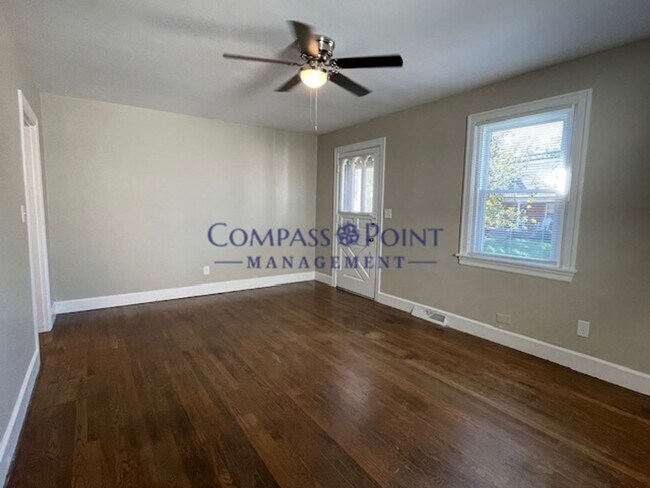 Building Photo - Newly Renovated Just For You!