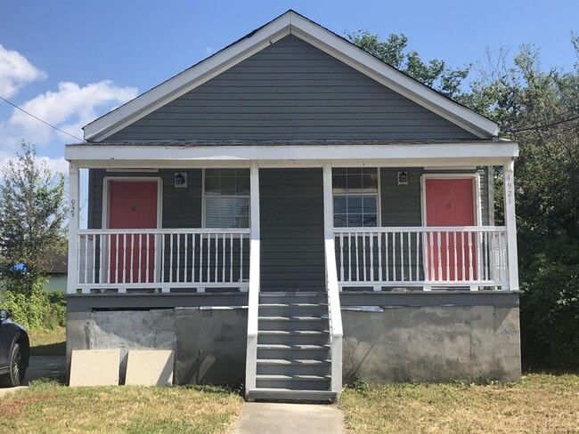 Building Photo - 4921 Eastview Dr