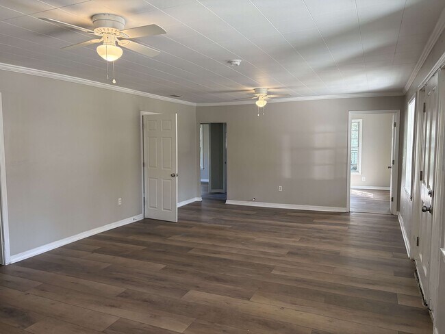 Building Photo - 2109 8th St