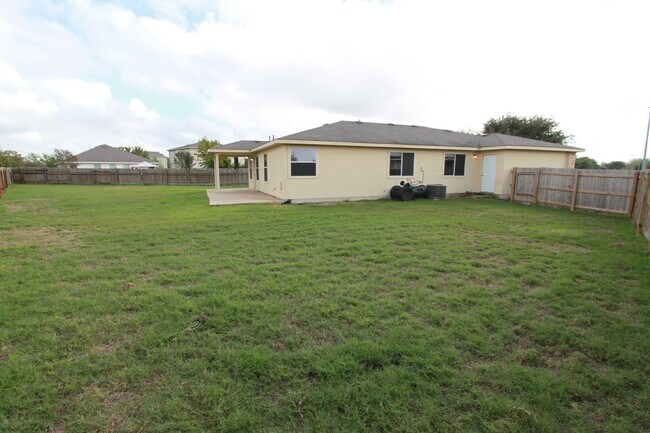 Building Photo - Hutto 3BR Gem ~ Open Layout, Large Yard & Prime Location