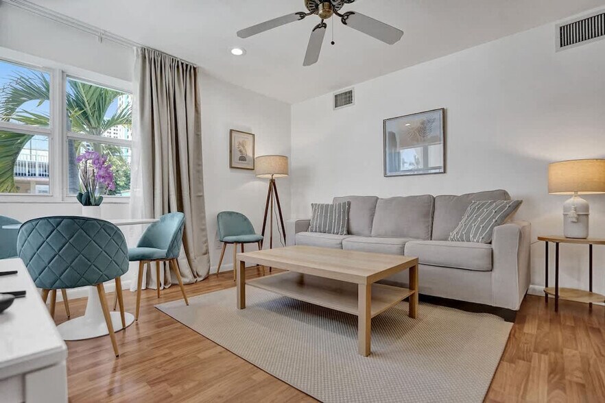 Primary Photo - 851 N Surf Rd