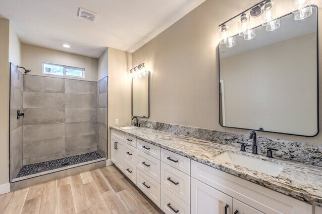 Building Photo - Almost a FULL ACRE - Immediate Move In - Bring Your Horses, Animals, Toys or ?!?