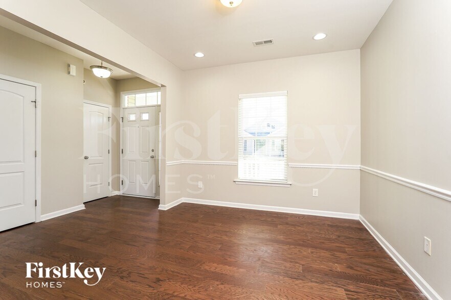 Building Photo - 101 Claystone Dr