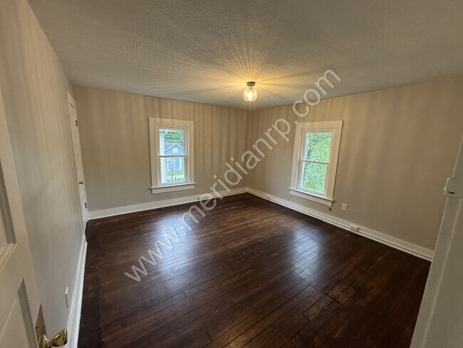 Building Photo - 321 Kinsmoor Ave