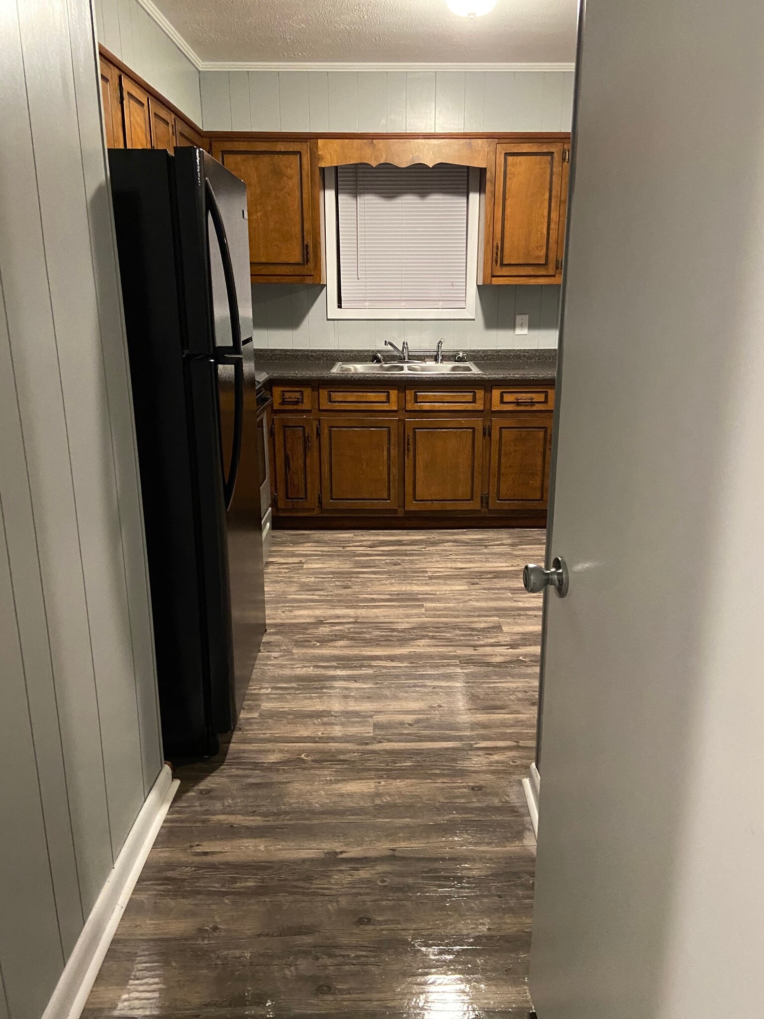 Kitchen 2 - 615 W Vine St
