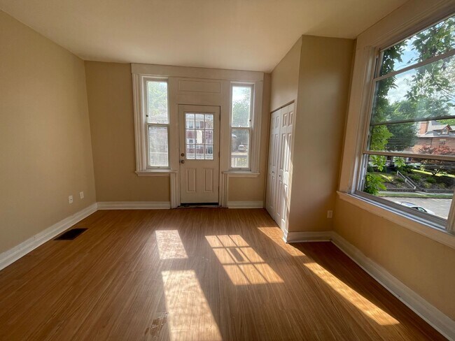 Building Photo - 14 N Bryant Ave