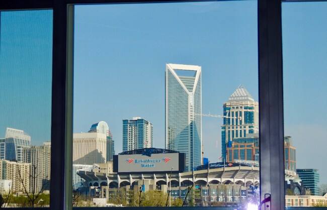 Building Photo - 630 Calvert St