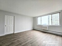 Building Photo - 1340 N Dearborn St