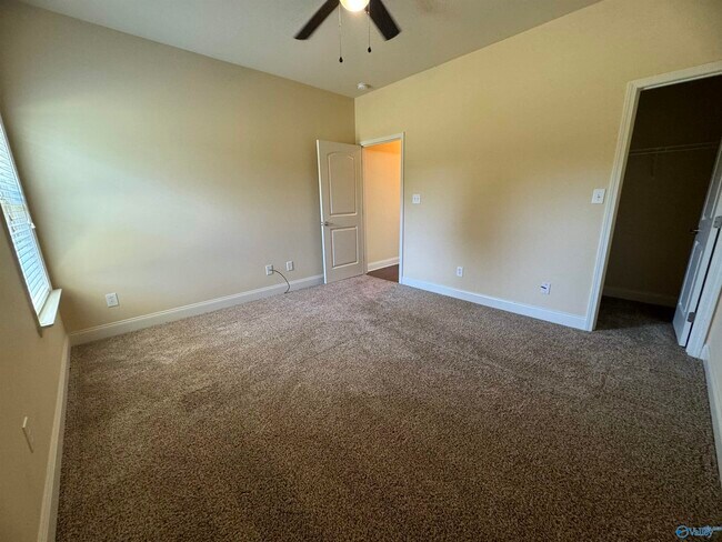 Building Photo - 475 E Mossyleaf Dr SW