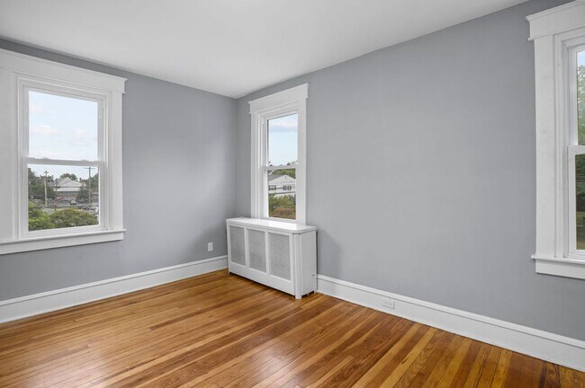 Building Photo - FIRST MONTH FREE* Large Twin Home! One (1) Car Garage, W/D Hookups in basement, Stainless Applian...