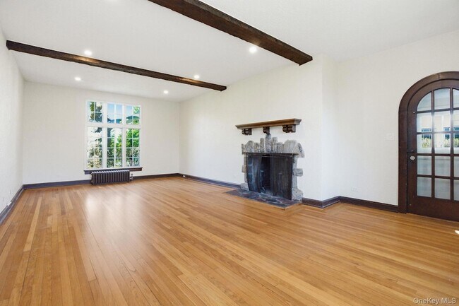 Building Photo - 5 Seymour Pl