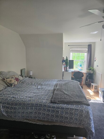 Upstairs Bed Room - 6351 Broadway St