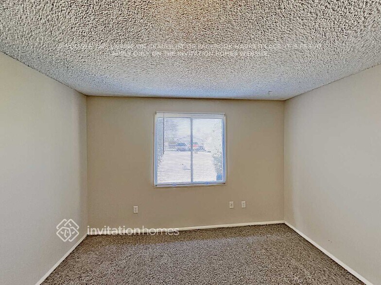 Building Photo - 6038 W Vernon Ave