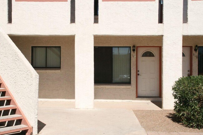 Building Photo - 455 W Kelso St