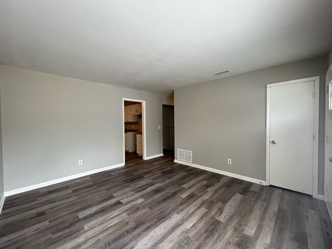 Building Photo - 2300 Welch Dr