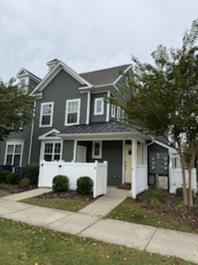Building Photo - Wow! Incredible Luxury Townhome in William...