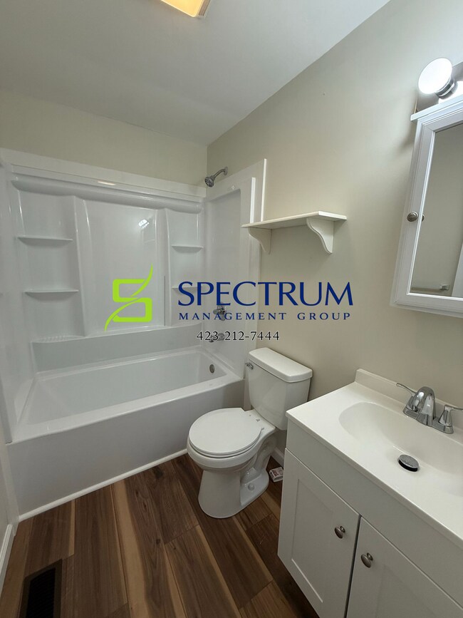 Building Photo - Freshly Remodeled 2 Bed / 1 Bath Home in Russellville!