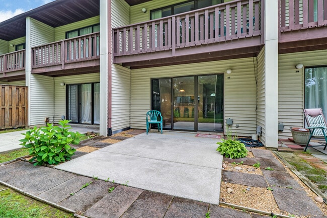 Building Photo - 40 Wilshire Heights Dr