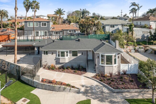 Building Photo - Designer Culver/Fairfax House + Studio | Dog Run & Private Orchard | 3-Car Parking