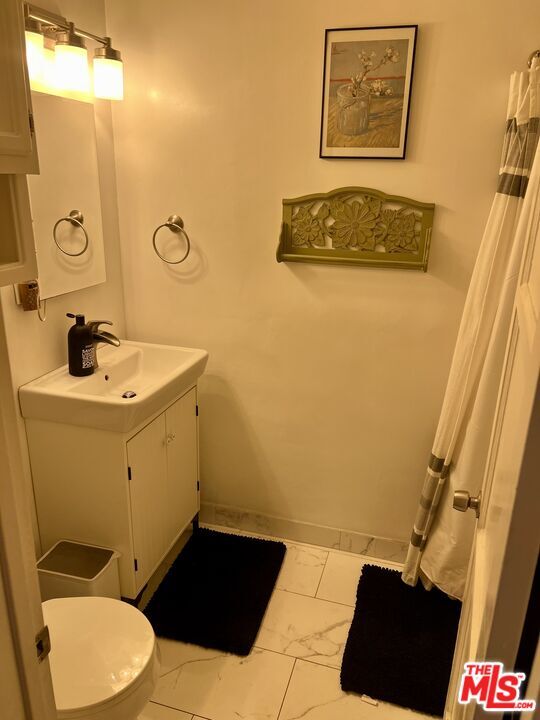 Building Photo - 8404 Newlin Ave