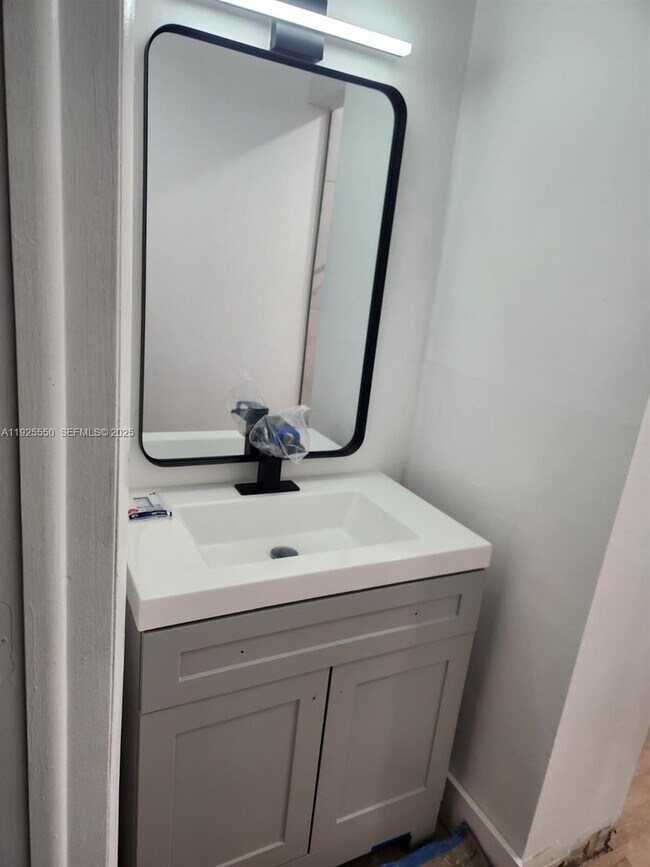 Building Photo - 2350 NE 135th St