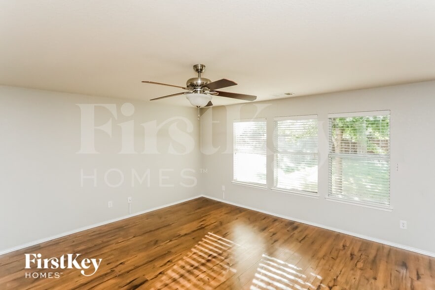 Building Photo - 13925 Walnut Canyon Ct