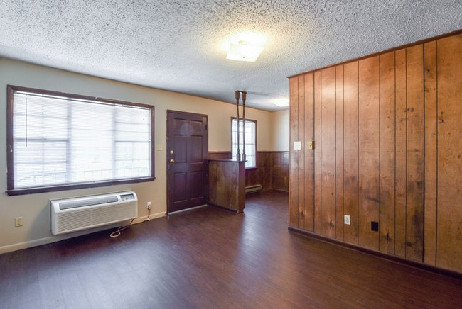 Building Photo - 3401 Park Ave