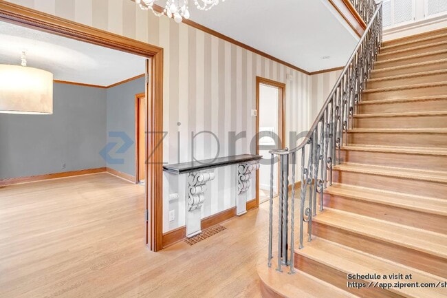 Building Photo - 3010 SE Lambert St