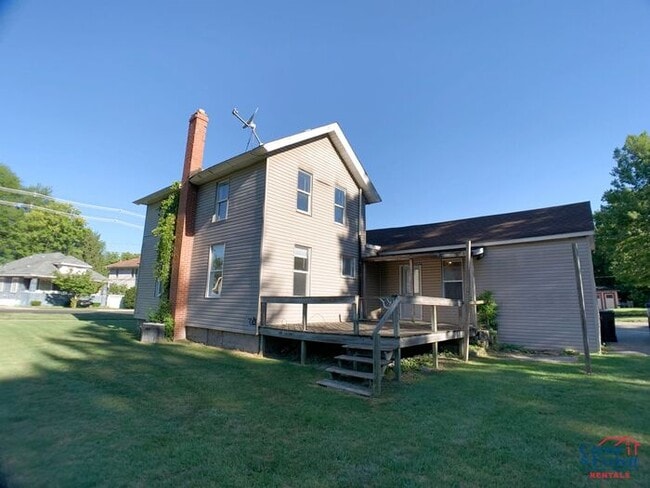 Building Photo - Spacious 3 Bedroom House in Niles