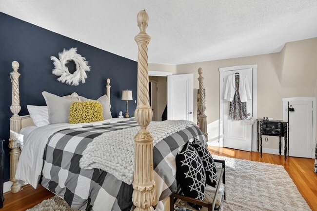 Building Photo - 350 Converse St