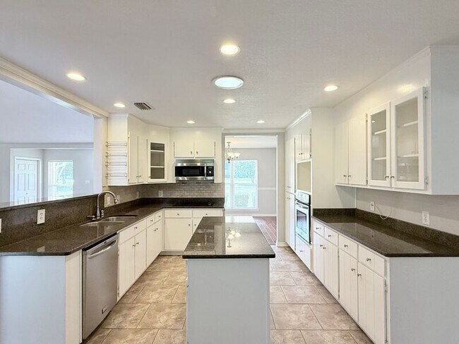 Building Photo - 5136 Hamilton Ln