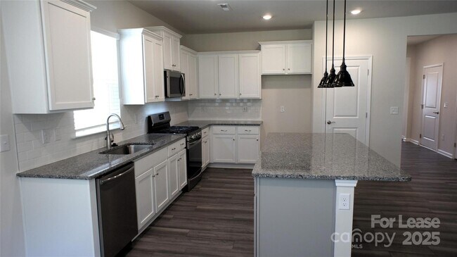 Building Photo - 106 White Apple Wy