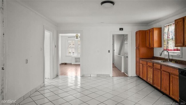 Building Photo - 4 br, 2 bath Condo - 18 Beal St Apt 2