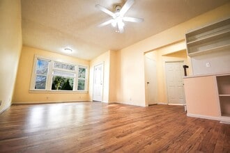 Building Photo - Spacious 4BD/2BA Two-Story Home w/ Fenced Yard & Huge Basement! Pets OK!