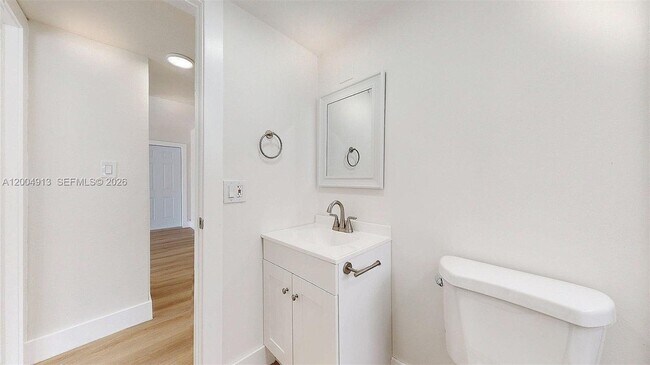 Building Photo - 567 SW 3rd St