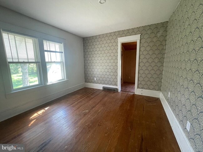 Building Photo - 1455 Senseny Rd