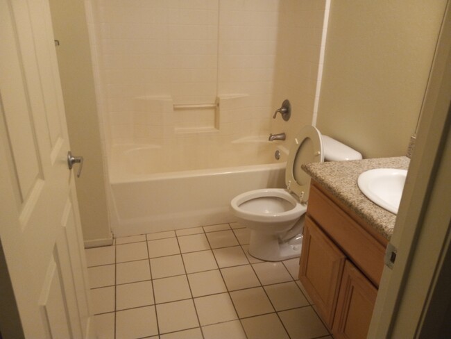 Upstairs full bath with shower - 600 Hosking Ave