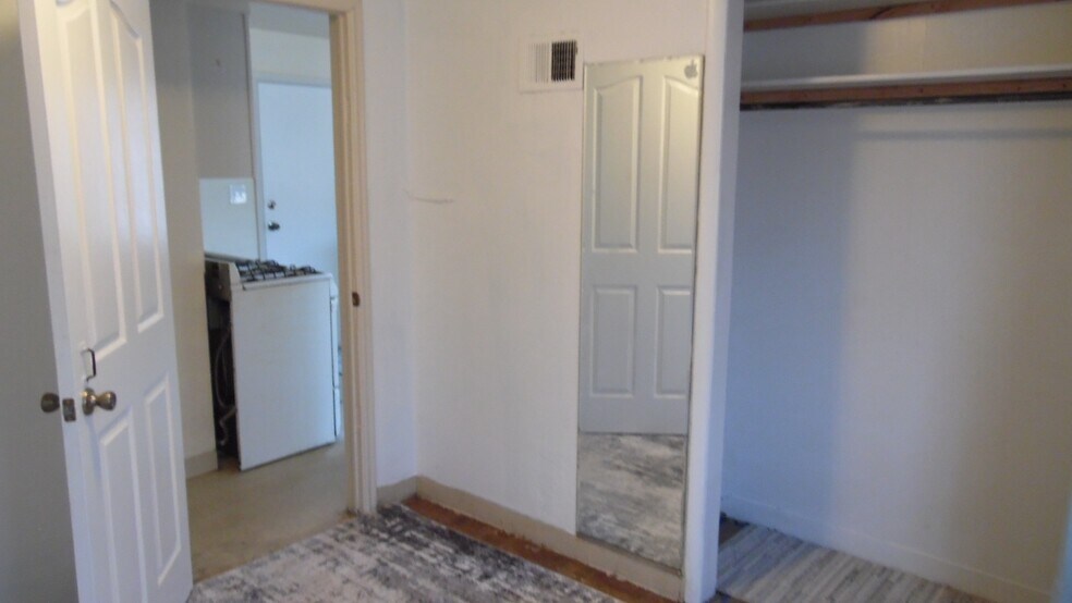 Building Photo - 1929 S Elati St