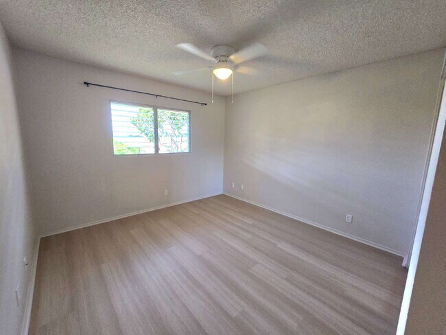 Building Photo - College Gardens Pearl City - 2br, 2ba, 1pkg