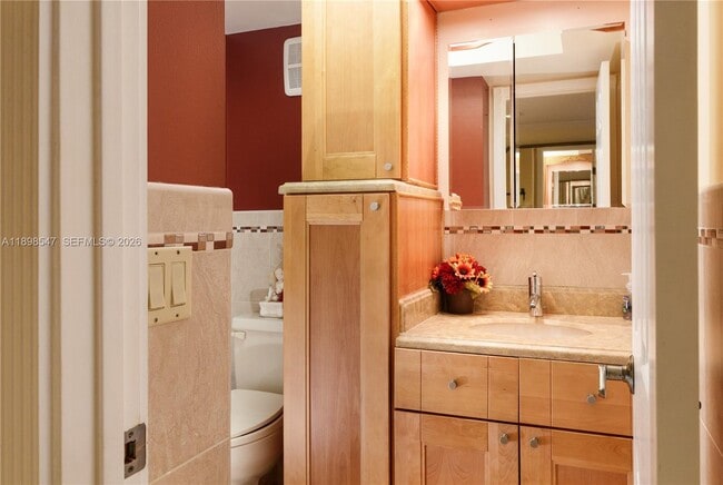 Building Photo - 16200 Golf Club Rd