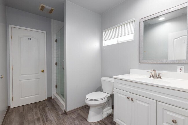 Building Photo - 4804 Iroquois Ave