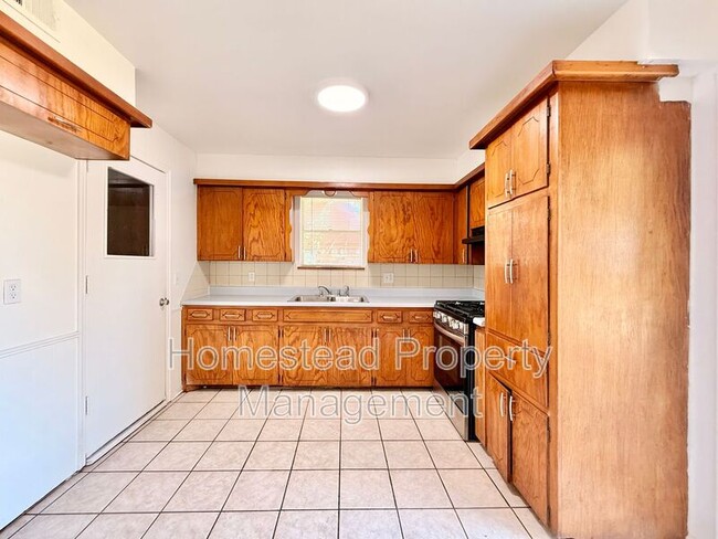 Building Photo - 433 NW 84th St