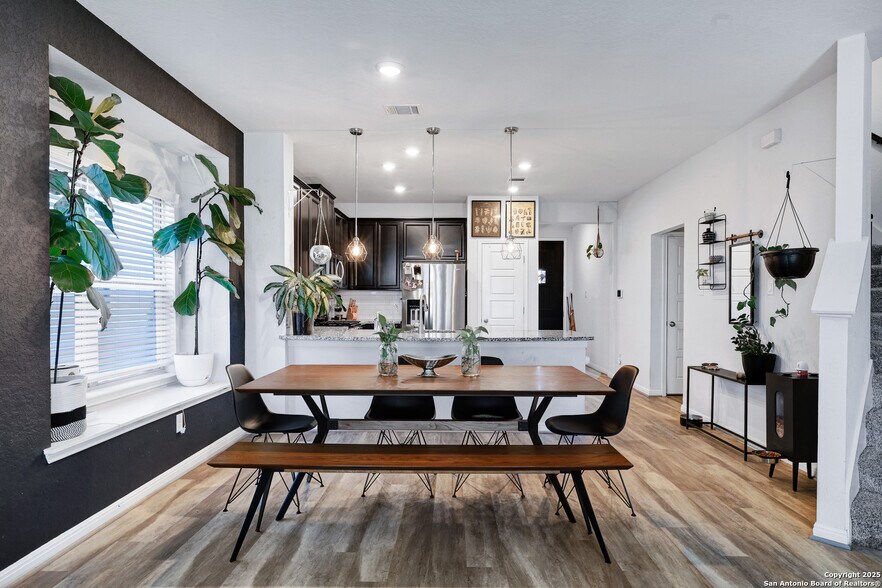 Building Photo - 5214 Seashore Blvd