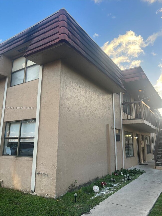 Building Photo - 14861 SW 104th St