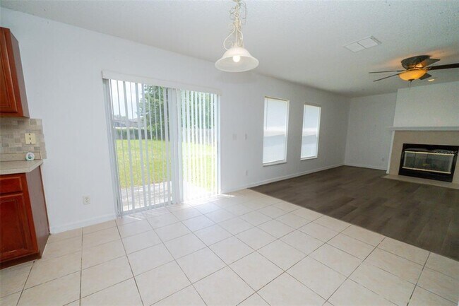Building Photo - 202 Walnut Crest Run