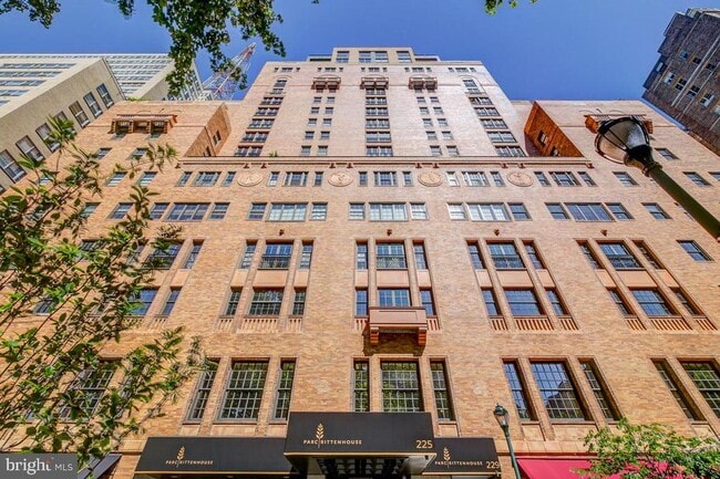 Building Photo - 219 S 18th St