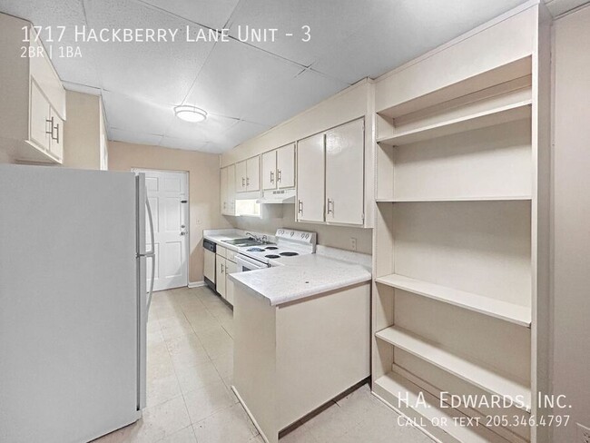 Building Photo - 1717 Hackberry Ln