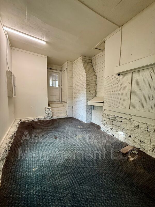 Building Photo - 203 N St Marks Ave